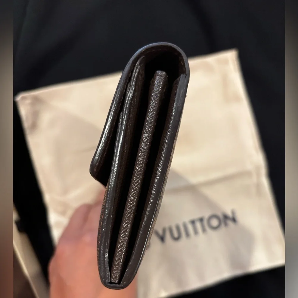 Louis Vuitton Sarah Wallet in the Damier Ebene - Picture 4 of 12